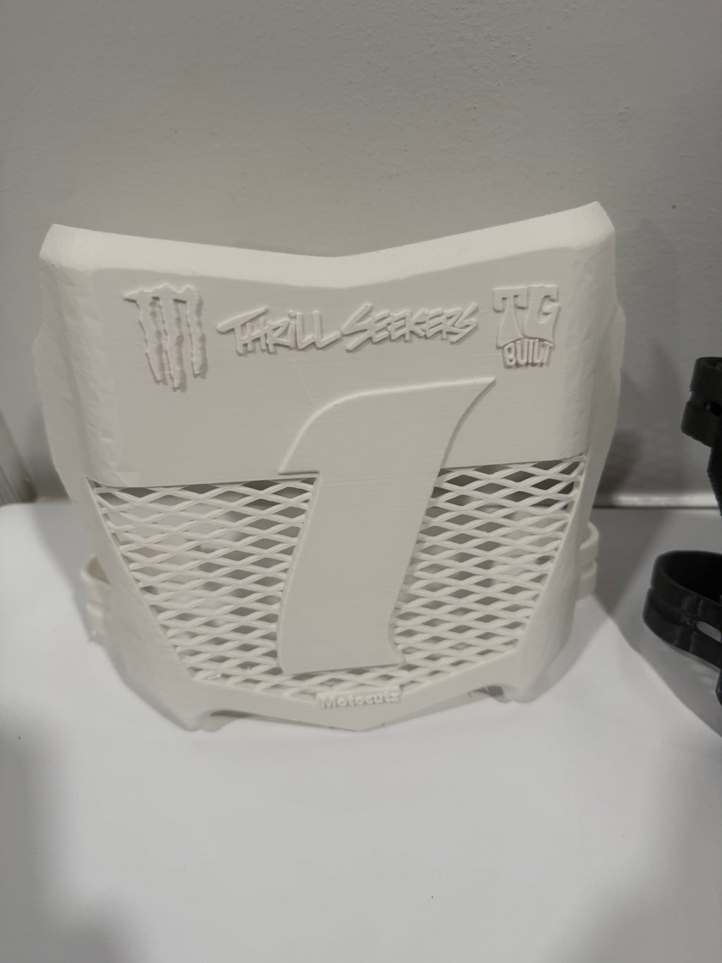Vented motocutz plate